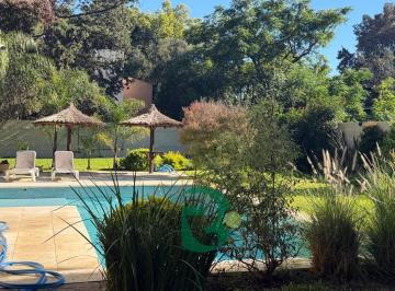 Casa · 466m² · 7 Ambientes · 7 Cocheras · Venta Casa 6 Amb. Exclusiva. Parque Leloir