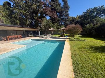 Casa · 466m² · 7 Ambientes · 7 Cocheras · Venta Casa 6 Amb. Excelente. Ubicación. Parque Leloir. Ituzaingo