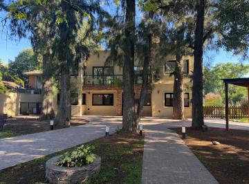 Casa · 466m² · 7 Ambientes · 7 Cocheras · Venta Casa 6 Amb. Exclusiva. Parque Leloir