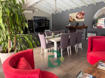 Casa · 466m² · 7 Ambientes · 7 Cocheras · Venta Casa 6 Amb. Exclusiva. Parque Leloir