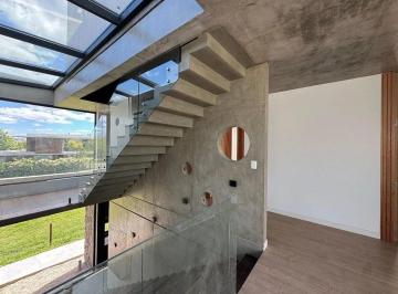 Casa · 498m² · 6 Ambientes · 4 Cocheras · Casa en Alquiler Barrio Muelles Puertos Escobar