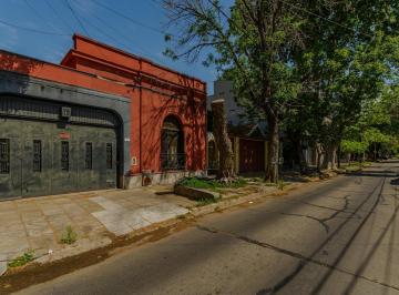 Casa · 304m² · 7 Ambientes · 1 Cochera · Casa en Florida Mitre/este Venta