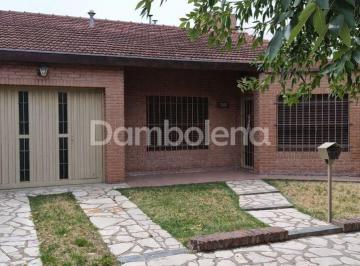 Casa · 200m² · 4 Ambientes · 2 Cocheras · Casa Chalet en Alquiler en Moreno, G. B. a. Zona Oeste, Argentina