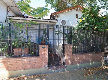 Casa · 115m² · 6 Ambientes · 2 Cocheras · Casa en Venta en Olivos Vicente López con Departamento y Jardín