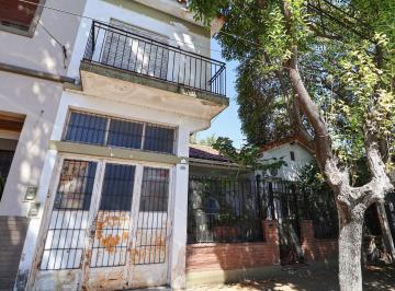 Casa · 115m² · 6 Ambientes · 2 Cocheras · Casa en Venta en Olivos Vicente López con Departamento y Jardín