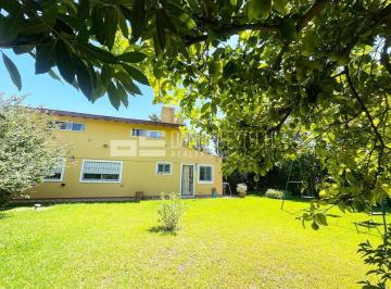 Casa · 1000m² · 5 Ambientes · 2 Cocheras · Casa en Mirasoles