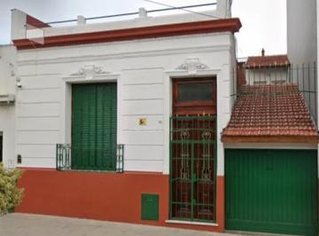 Casa · 120m² · 4 Ambientes · 2 Cocheras · Casa en Mataderos