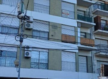 Departamento de 2 ambientes, Lomas de Zamora · Departamento 2 Ambientes Frente C/ Balcon Saliente