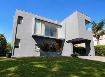 Casa · 200m² · 5 Ambientes · 4 Cocheras · Casa en Altos de Hudson II