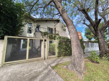 Casa de 5 ambientes, Almirante Brown · Casa 3 Dorm., Excelente Estado. Sobre Amplio Lote de 10x52