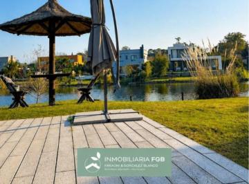 Casa · 180m² · 4 Ambientes · 1 Cochera · Casa a La Laguna en Alquiler en Barrio Norte | El Cantón | 3 Dorm. | Cochera Cubierta | Pileta