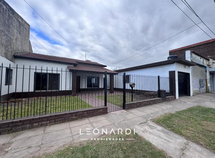 Casa · 324m² · 3 Ambientes · 1 Cochera