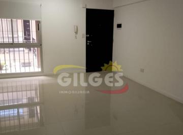 Departamento · 43m² · 2 Ambientes · Alquiler de Departamento 2 Ambientes Al Frente en Ramos Mejia - Ideal Vivienda o Uso Profesional