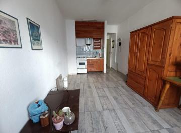 Departamento · 20m² · 1 Ambiente · Alquiler por 24 Meses! Departamento un Ambiente Al Contrafrente Luminoso. Plaza Mitre