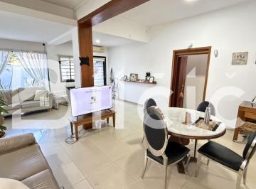 Casa · 130m² · 4 Ambientes · 1 Cochera · Casa en Venta de 4 Amb Lanús Oeste