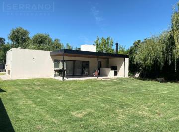 Casa · 152m² · 4 Ambientes · 2 Cocheras · Casa en Venta 4 Amb. Parque Sakura. Exaltacion de La Cruz. Apta Credito Hipotecario