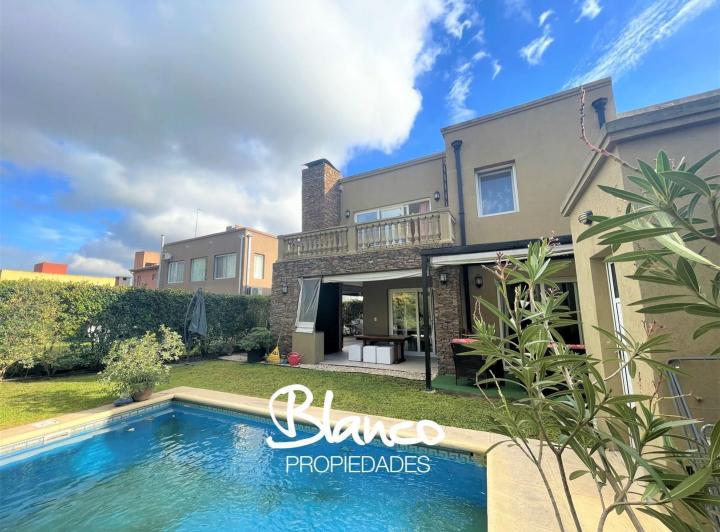 Casa · 180m² · 5 Ambientes