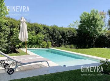 Casa · 270m² · 5 Ambientes · 1 Cochera · Casa en Alquiler en La Comarca