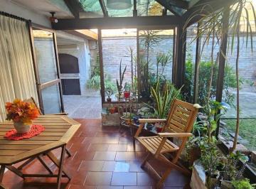 Casa · 170m² · 4 Ambientes · 1 Cochera · Venta de Casa 4 Ambientes con Jardin en Villa Ballester