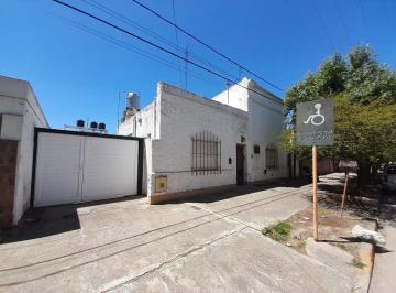 Casa · 250m² · 4 Ambientes · 1 Cochera · Venta Casa 2 Dorm. Barrio Catedral
