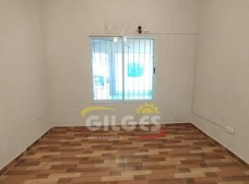 PH · 45m² · 2 Ambientes · 1 Cochera · Alquiler de PH 2 Ambientes en Ramos Mejia Planta Baja Al Frente con Cochera Para Auto Chico