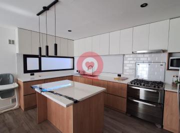 Casa · 155m² · 4 Ambientes · 1 Cochera · Venta Casa en Neuquén Capital. Monte Hermoso Al 3000