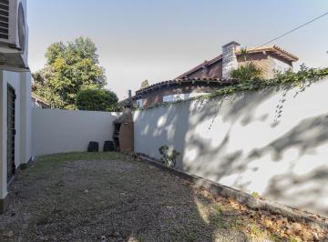 Casa · 79m² · 3 Ambientes · 1 Cochera · PH 3 Ambientes en Venta en Adrogué Sin Expensas Cochera Parrilla