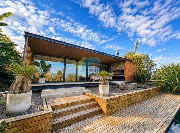 Casa · 270m² · 5 Ambientes · 1 Cochera · Venta de Casa en Una Planta con Pileta - Muelles Puertos del Lago