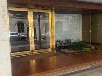 Departamento de 3 ambientes, Recoleta · Piso Alto en Torre