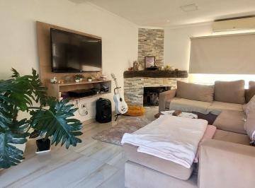 Casa · 188m² · 6 Ambientes · 3 Cocheras · Venta Casa 4 Dorm. - Centenario. Prov de Neuquen.