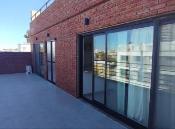 PH · 91m² · 3 Ambientes · Luminoso Penthouse de 3 Ambientes en La Zona Más Verde y Tranquila de La Ciudad. ¡Edificio con Pilet