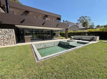 Casa · 370m² · 4 Ambientes · 2 Cocheras · Casa en Venta en Saint Thomas