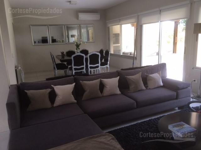 Casa · 204m² · 6 Ambientes