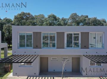 Departamento · 128m² · 4 Ambientes · 1 Cochera · Alquiler Temporario Town House 3 Dorm. en Pilará