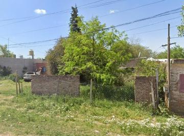 Casa · 45m² · 2 Ambientes · Casa en Lote Propio Muy Amplio
