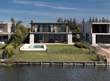 Casa · 375m² · 5 Ambientes · 2 Cocheras · Casa Chalet en Alquiler en Barbarita, General Pacheco, Tigre
