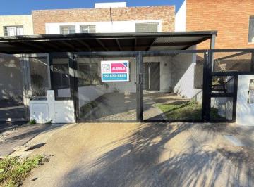 Casa · 150m² · 4 Ambientes · 2 Cocheras · Alquilo Duplex de 3 Dorm. en Miradores de Manantiales