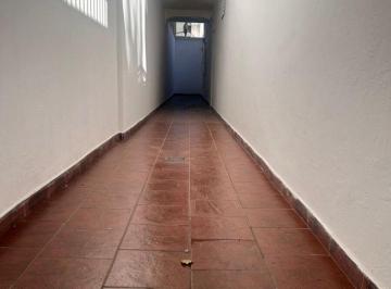 Casa · 45m² · 4 Ambientes · Casa de Pasillo
