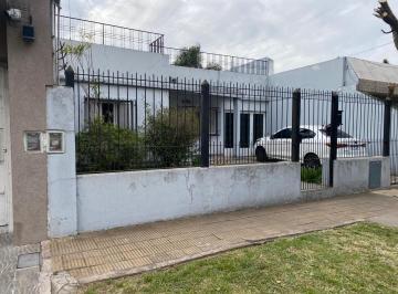 Casa · 124m² · 4 Ambientes · Casa 4 Amb. con Fondo