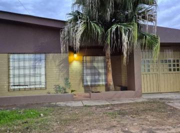 Casa · 150m² · 5 Ambientes · 2 Cocheras · Casa 4 Dorm. con Pileta en Venta en Monte Grande