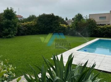 Casa · 210m² · 5 Ambientes · 3 Cocheras · Casa en Venta en Santa Guadalupe, Pilar, G. B. a. Zona Norte