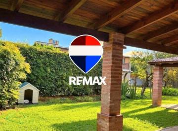Casa · 135m² · 4 Ambientes · 2 Cocheras · Casa en Venta Villa San Lorenzo 3 Dorm