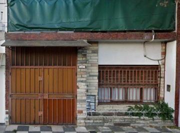 Casa · 83m² · 4 Ambientes · 1 Cochera · Venta Casa 4 Ambientes Haedo