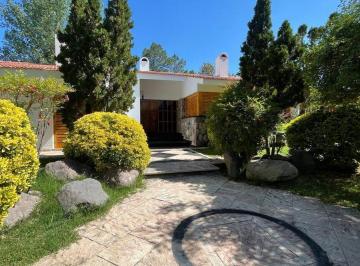 Casa · 788m² · 7 Ambientes · 2 Cocheras · Venta Casa de Categoria Chacras de Coria