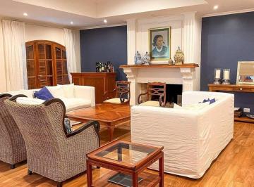 Casa · 534m² · 6 Ambientes · 2 Cocheras · Casa en Venta en Barrio Privado Dalvian con Pileta