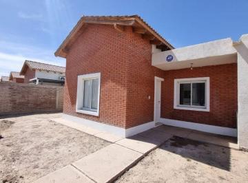 Casa · 62m² · 3 Ambientes · 1 Cochera · Casa en Microbarrio Privado Natania 65. Rivadavia