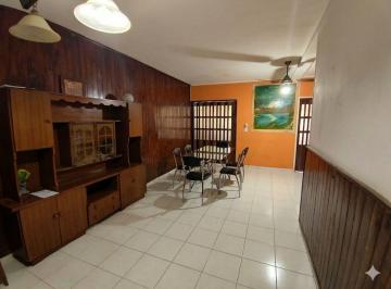 Casa · 117m² · 7 Ambientes · 2 Cocheras · Casa Apta Cred. 4 Dorm. B° Los Tamarindos. Chimbas
