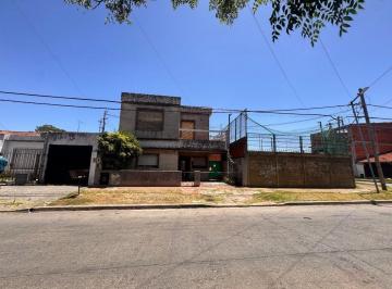 PH · 81m² · 3 Ambientes · 1 Cochera · PH 3amb con Gran Patio Libre - Bernal