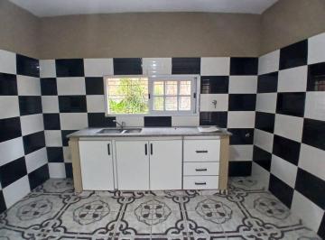 Casa · 111m² · 3 Ambientes · 2 Cocheras · Venta Casa Temperley Apta Credito Acepta Permuta