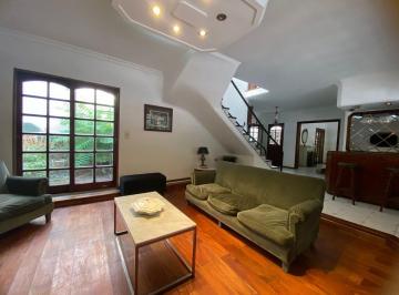 Casa · 198m² · 6 Ambientes · 2 Cocheras · Venta Casa 6 Amb. Parque Chacabuco Terraza Pileta